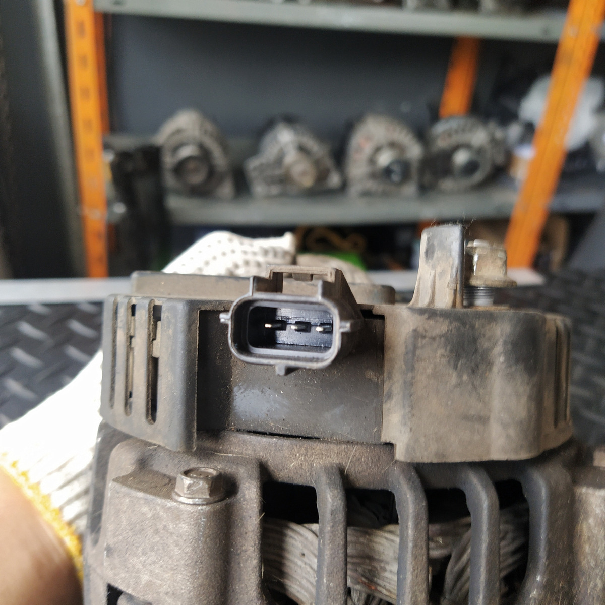 Alternador Fiat Punto Idea 1.8 - Imagen 3