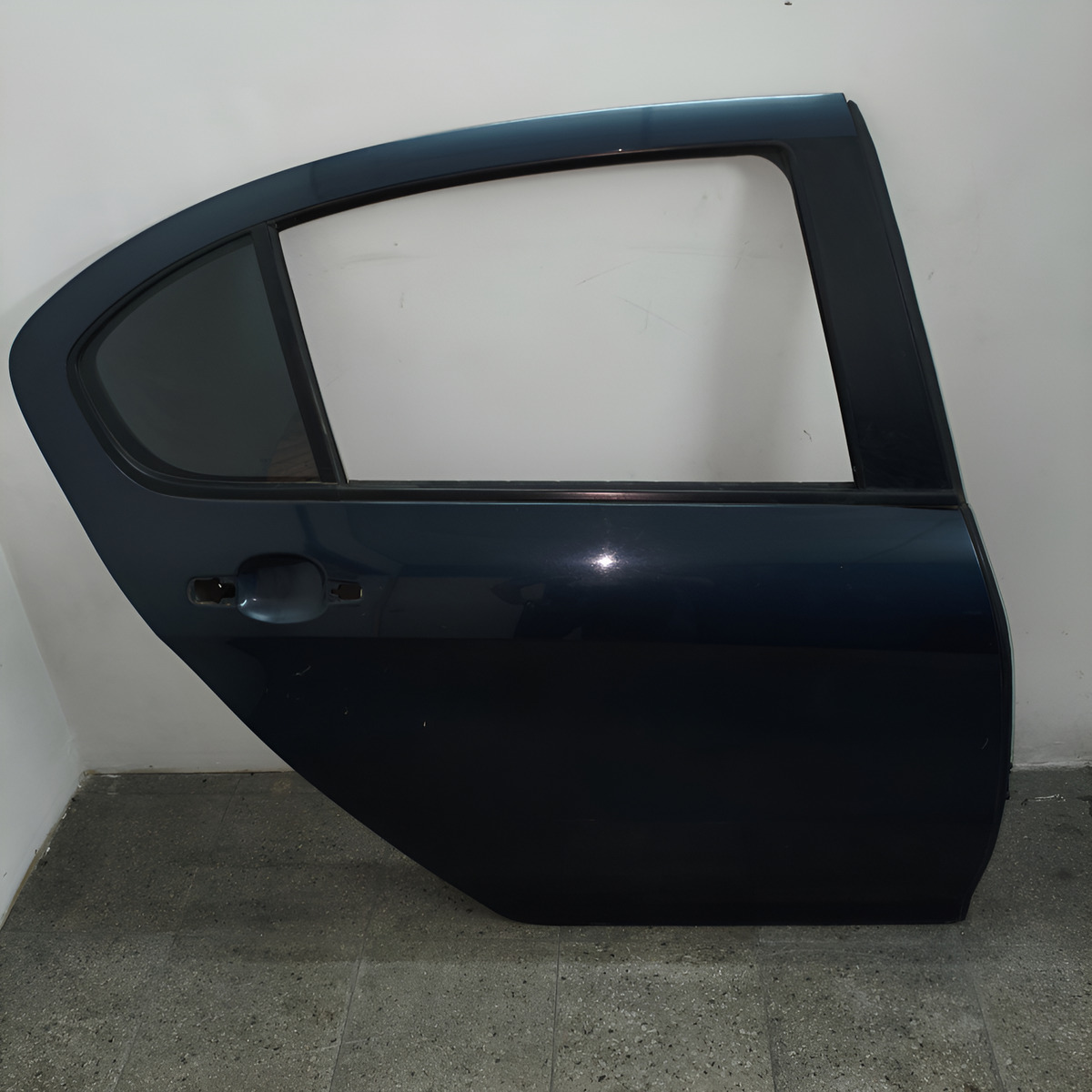 Puerta Trasera Izquierda Peugeot 408 2011/16 (05875121)